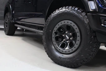 2025 Ford F-150 Raptor Crew Cab Short Bed - miniatura 20