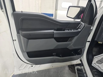2025 Ford F-150 XLT Crew Cab Medium Bed - miniatura 9