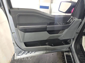 2025 Ford F-150 XLT Crew Cab Medium Bed - miniatura 9