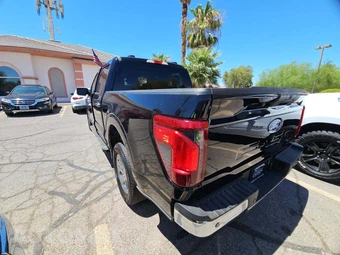 2025 Ford F-150 XLT Crew Cab Short Bed - miniatura 2