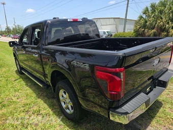 2025 Ford F-150 XLT Crew Cab Short Bed - miniatura 3