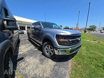 2025 Ford F-150 XLT Crew Cab Short Bed - miniatura 4