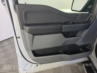 2025 Ford F-150 XLT Crew Cab Short Bed - miniatura 9