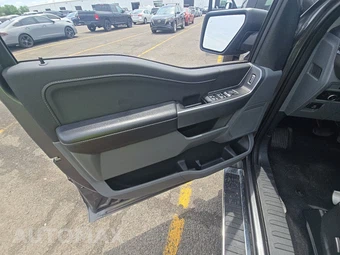 2025 Ford F-150 XLT Crew Cab Short Bed - miniatura 9