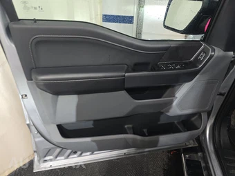 2025 Ford F-150 XLT Crew Cab Short Bed - miniatura 9