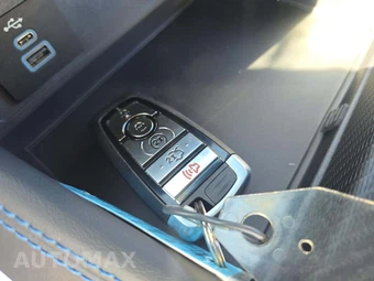 2025 Ford Mustang Dark Horse Coupe – miniatura 5