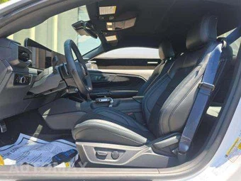 2025 Ford Mustang Dark Horse Coupe – miniatura 6