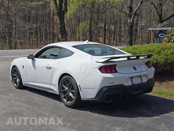 2025 Ford Mustang Dark Horse Coupe – miniatura 2