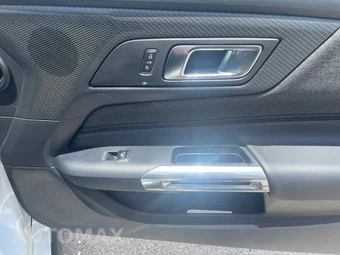 2025 Ford Mustang EcoBoost Coupe - miniatura 10
