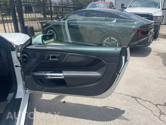 2025 Ford Mustang EcoBoost Coupe - miniatura 9