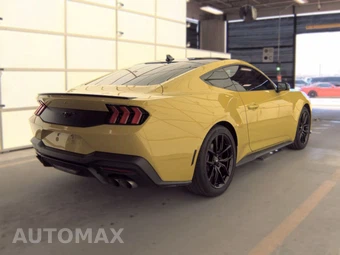 2025 Ford Mustang EcoBoost Coupe - miniatura 4