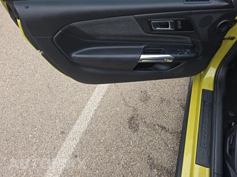 2025 Ford Mustang EcoBoost Coupe - miniatura 9