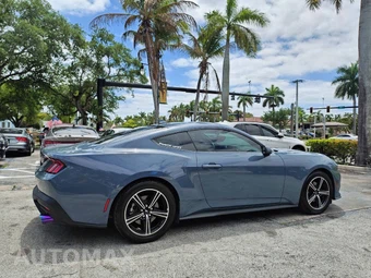 2025 Ford Mustang EcoBoost Coupe - miniatura 11