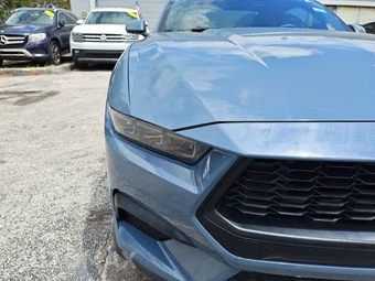 2025 Ford Mustang EcoBoost Coupe - miniatura 17