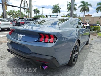 2025 Ford Mustang EcoBoost Coupe - miniatura 9