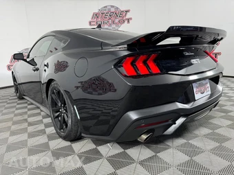 2025 Ford Mustang GT Coupe - miniatura 24