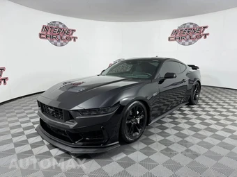 2025 Ford Mustang GT Coupe - miniatura 3