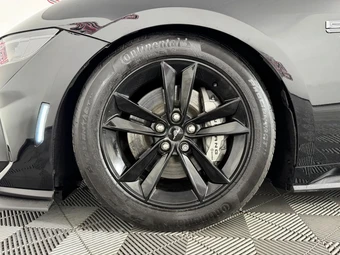 2025 Ford Mustang GT Coupe - miniatura 35