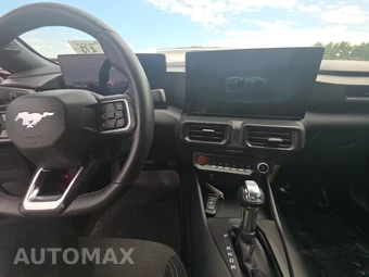 2025 Ford Mustang GT Coupe - miniatura 11