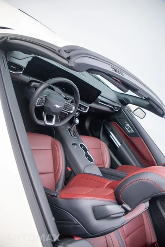 2025 Ford Mustang GT Premium Convertible - miniatura 28