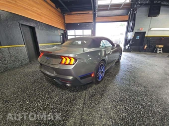 2025 Ford Mustang GT Premium Convertible – miniatura 3