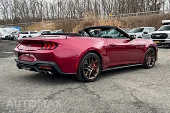 2025 Ford Mustang GT Premium Convertible – miniatura 3