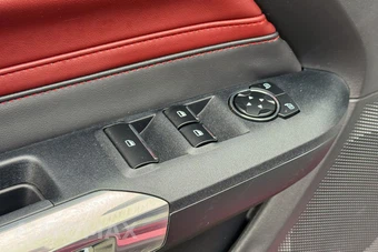 2025 Ford Mustang GT Premium Convertible – miniatura 30