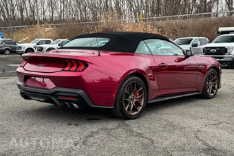 2025 Ford Mustang GT Premium Convertible – miniatura 41