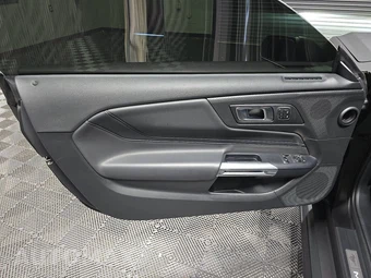 2025 Ford Mustang GT Premium Coupe - miniatura 9