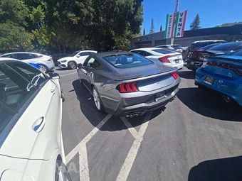 2025 Ford Mustang GT Premium Coupe - miniatura 2