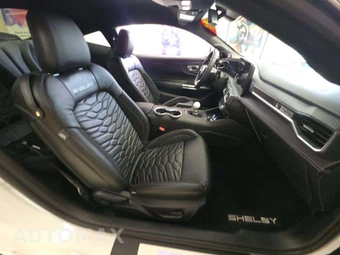 2025 Ford Mustang GT Premium Coupe – miniatura 18