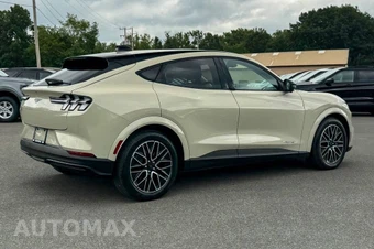 2025 Ford Mustang Mach-E Premium - miniatura 3