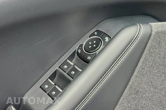 2025 Ford Mustang Mach-E Premium - miniatura 24