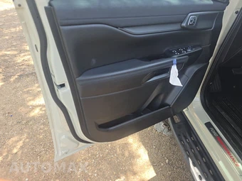 2025 Ford Ranger Raptor Crew Cab Medium Bed - miniatura 9