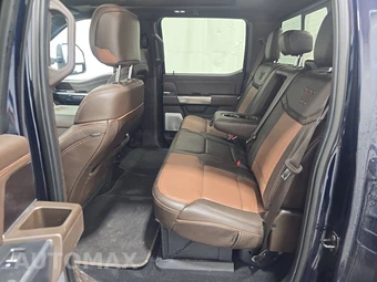 2025 Ford Super Duty F-250 King Ranch Crew Cab Medium Bed - miniatura 13