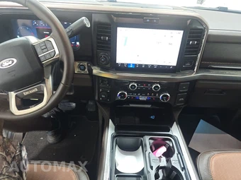 2025 Ford Super Duty F-250 King Ranch Crew Cab Medium Bed - miniatura 11