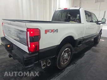 2025 Ford Super Duty F-250 King Ranch Crew Cab Medium Bed - miniatura 4
