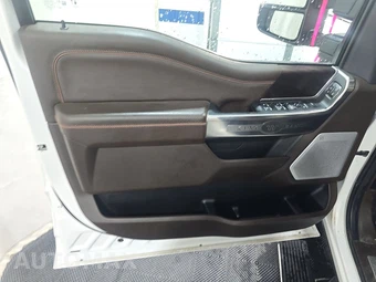 2025 Ford Super Duty F-250 King Ranch Crew Cab Medium Bed - miniatura 9