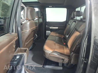 2025 Ford Super Duty F-250 King Ranch Crew Cab Medium Bed - miniatura 13