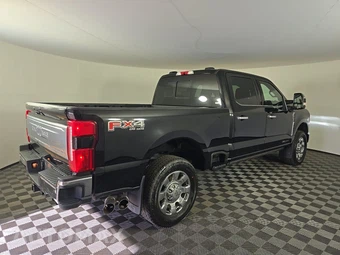 2025 Ford Super Duty F-250 King Ranch Crew Cab Medium Bed - miniatura 4
