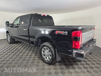 2025 Ford Super Duty F-250 King Ranch Crew Cab Medium Bed - miniatura 6