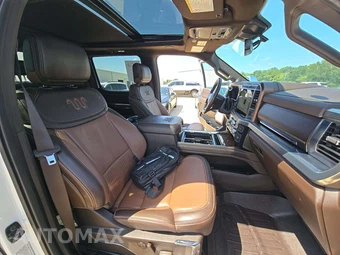 2025 Ford Super Duty F-250 King Ranch Crew Cab Medium Bed - miniatura 15