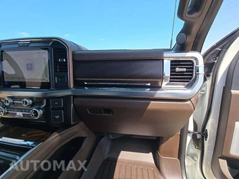 2025 Ford Super Duty F-250 King Ranch Crew Cab Medium Bed - miniatura 16