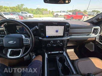 2025 Ford Super Duty F-250 King Ranch Crew Cab Medium Bed - miniatura 7