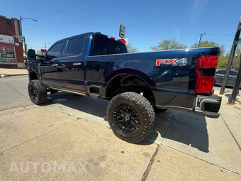 2025 Ford Super Duty F-250 King Ranch Crew Cab Medium Bed - miniatura 13