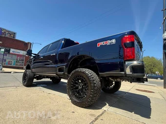 2025 Ford Super Duty F-250 King Ranch Crew Cab Medium Bed - miniatura 14