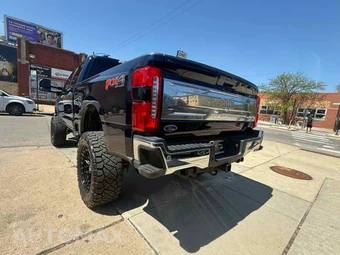 2025 Ford Super Duty F-250 King Ranch Crew Cab Medium Bed - miniatura 16