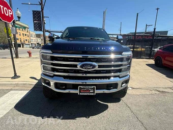2025 Ford Super Duty F-250 King Ranch Crew Cab Medium Bed - miniatura 24