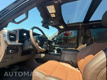 2025 Ford Super Duty F-250 King Ranch Crew Cab Medium Bed - miniatura 27