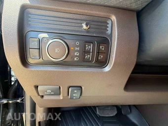 2025 Ford Super Duty F-250 King Ranch Crew Cab Medium Bed - miniatura 31